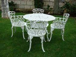 Singapore table set