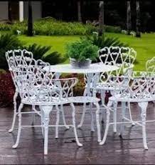 Singapore table set