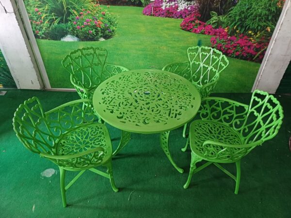 Singapore Table Set